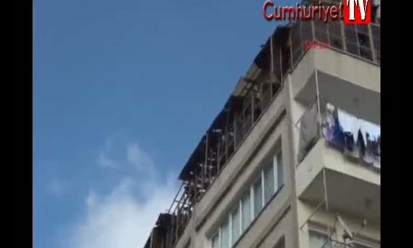 Kilis'te Valilik yakınına roketli saldırı