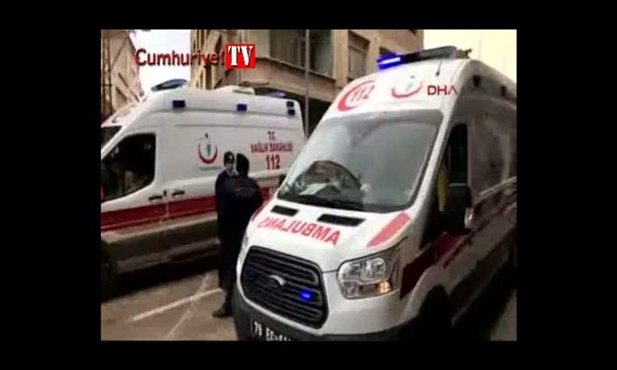 Hulusi Akar, roketin atıldığı yerde incelemelerde bulundu