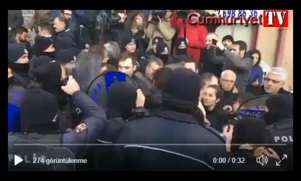 Polis tarafından basılan TTB Genel Merkez binası önüne desteğe gelenlere gözaltı: Al o karıyı al