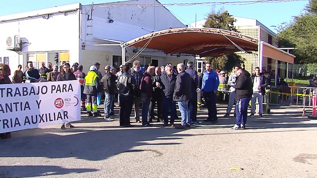 Trabajadores de Navantia Puerto Real se concentran para pedir más trabajo