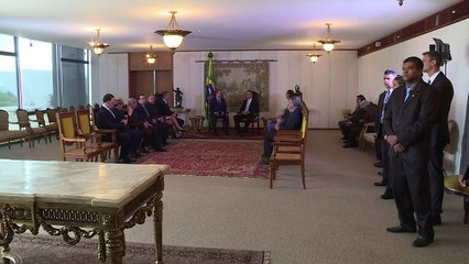 Ao lado de Toffoli, Bolsonaro pede união