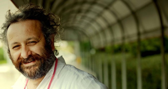 20 Yaş Küçük Oyuncuyla Aşk Yaşayan Ünlü Yönetmen Onur Ünlü, Tehdit Aldığı Gerekçesiyle Savcılığa Başvurdu