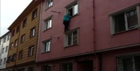 Sınava Girebilmek İçin Ölümü Göze Aldı