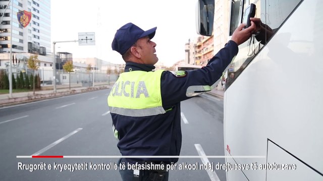 Ora News - Policia kap tapë shoferët e autobusëve urbanë