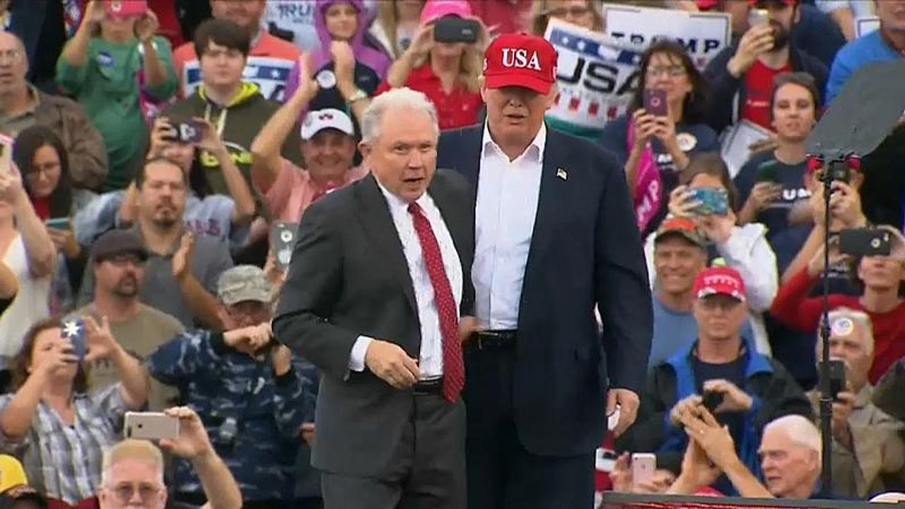 Rücktritt von Justizminister: Trumps Schlag gegen Russland-Ermittlung?