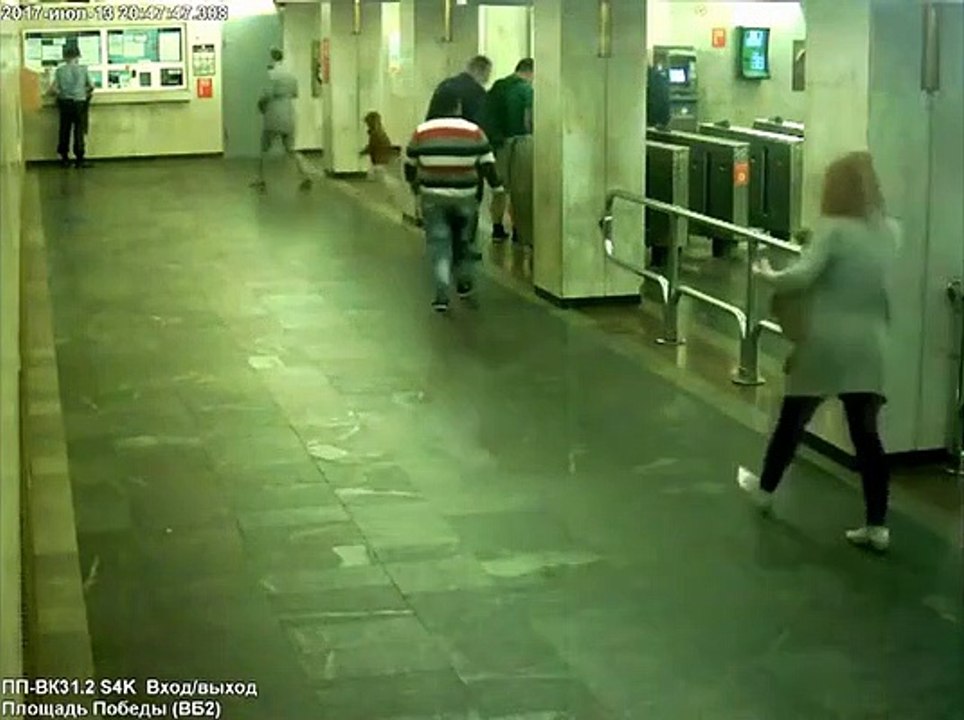 La cigarette électronique de cette femme explose dans son sac !