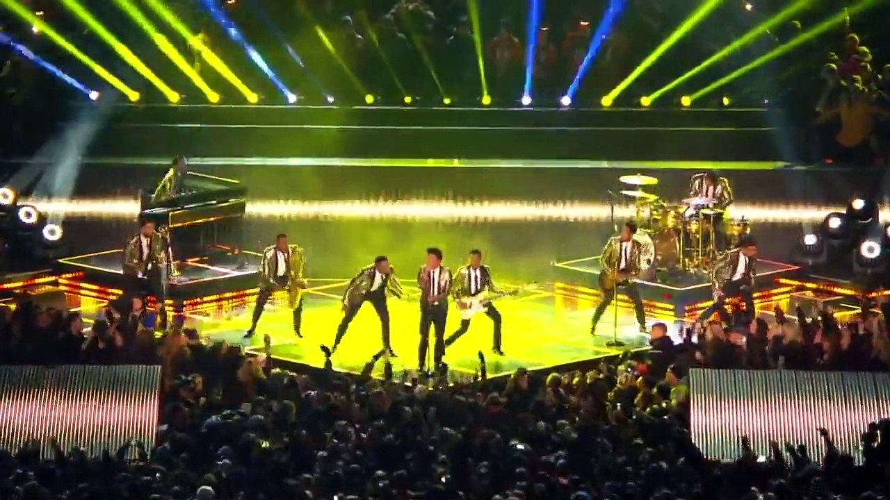 Super Bowl 48 Bruno Mars-Full Performance Halftime Show HD