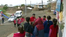 Köy çocuklarının yüzü Kızılay gönüllüleri ile güldü - ELAZIĞ