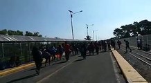 Al no permitirles, las autoridades mexicanas, el ingreso en caravana a los migrantes salvadoreños, deciden regresarse para intentar pasar por el Río Suchiate.