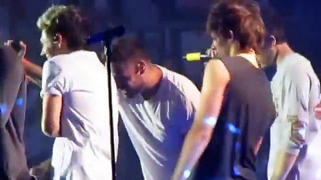 One Direction - You & I (Live @ Esprit Arena) ziall