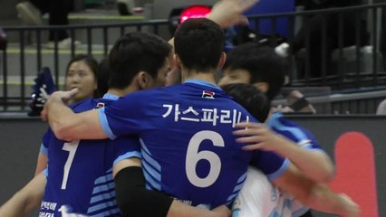 가스파리니 '트리플크라운' 대한항공 역전승 / YTN