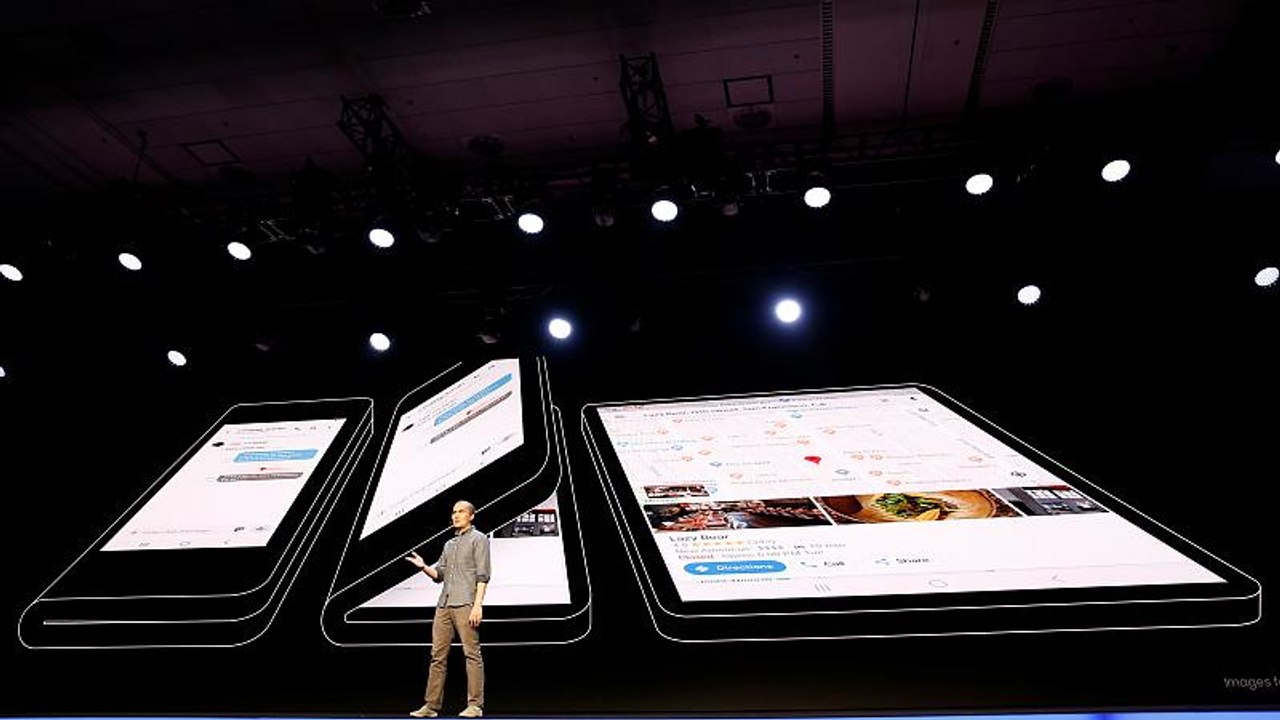 Halb Handy, halb Tablet: Samsung stellt faltbares Smartphone vor