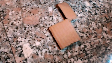 accendino di cartone