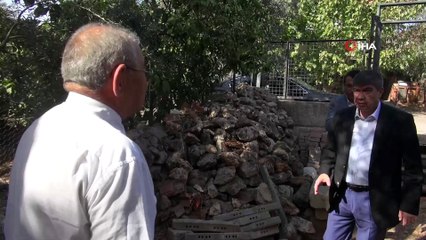 Şoförün otobüsten indirdiği gaziye Başkan Türel'den Antalya kartı