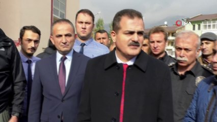 Vali Akbıyık, yaralıları ziyaret edip esnafın sorunlarını dinledi