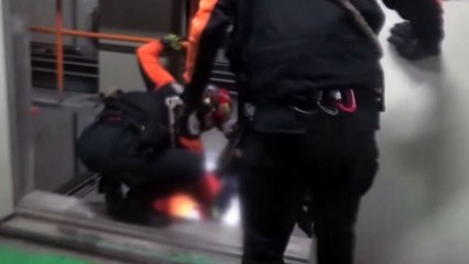 고장 난 기계식 주차장 점검하다 추락...1명 부상 / YTN