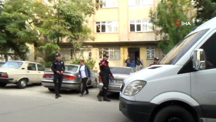 Komşuların çöp kutusu kavgası: 2 yaralı