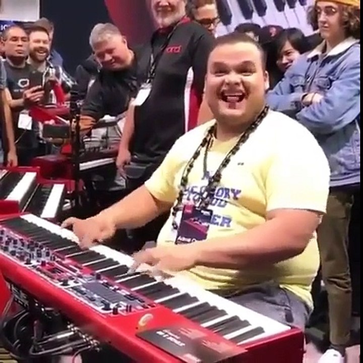 This impressive piano guy