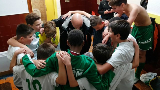 U13 - Cri de victoire après la victoire en Coupe Pitch contre Haudivillier et PTT de Beauvais - Victoire au pénalty 1 à 0 le 3 novembre 2018