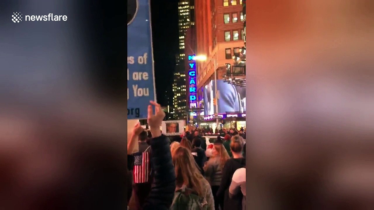 NYC protesters call for protection of Mueller i...
