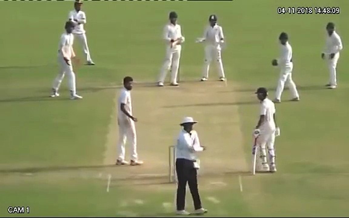 Weired Cricket bowling action