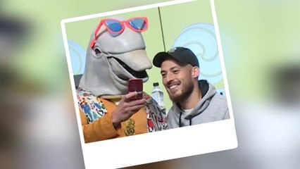 David Silva Melakukan Selfie Dengan Lobster dan Lumba-Lumba