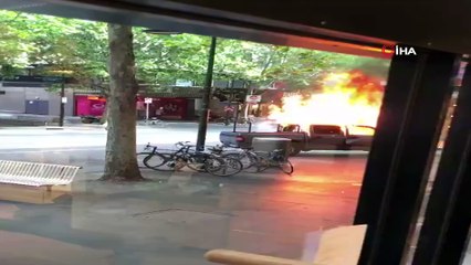 - Avustralya'da Bıçaklı Saldırı