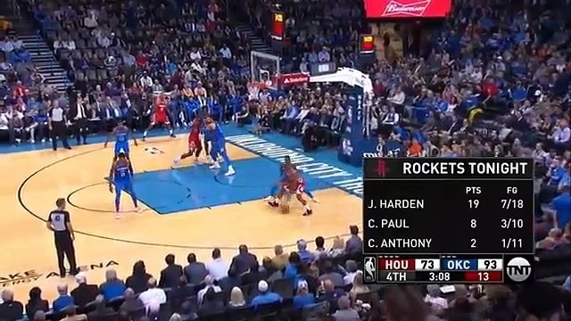 Chris-Paul-fakes-the-ref-and-gets-called-for-a-tech