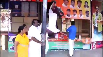 தாராபுரத்தில் சர்கார் படம் திரையிடப்பட்ட தியேட்டருக்குள் புகுந்த அதிமுகவினர்-வீடியோ