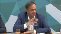 Ora News - Mos dekretimi i Lleshit, Fleckenstein: Shpresoj të gjendet zgjidhje