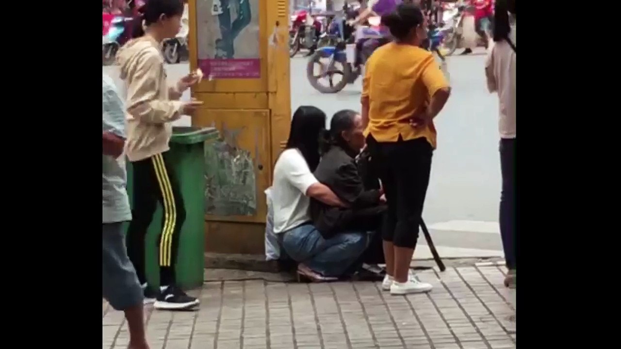 The life of ordinary people is full of emotion