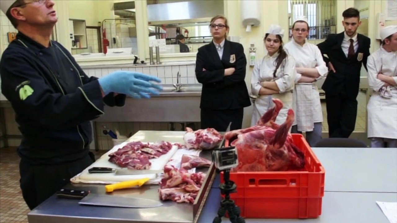 Découpe de l'agneau.