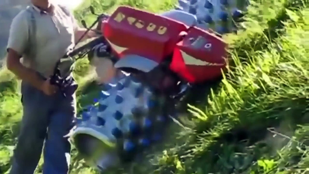 İZLERKEN YOK ARTIK DEDİRTEN SON TEKNOLOJİ TARIM VE İŞ MAKİNELERİ