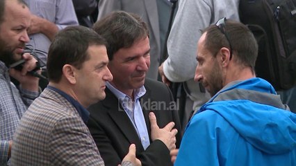 Shqipëria shpall “non grata”  52 greke