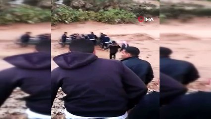 - Ürdün'de sel felaketi: 4 kişi öldü, 3 bin 500 turist tahliye edildi