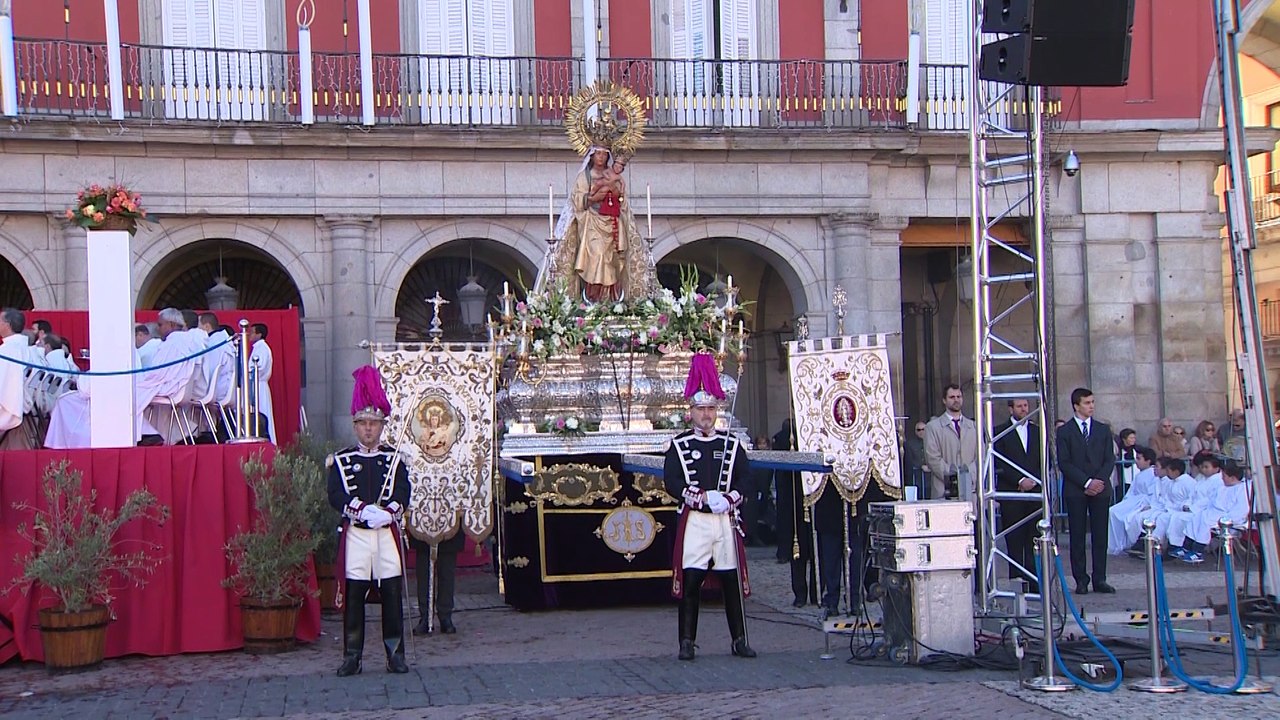 La exhumación de Franco acapara el día de la Almudena