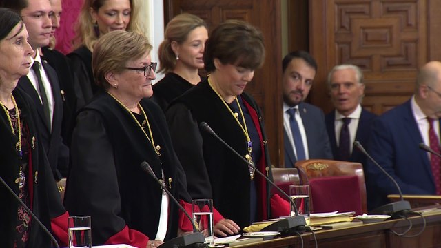 Santamaría alerta contra el populismo en la toma de posesión de su nuevo cargo