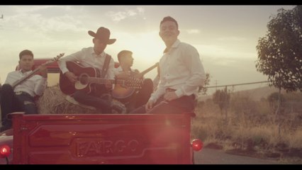 Los Crecidos - Déjame Robarte Un Beso