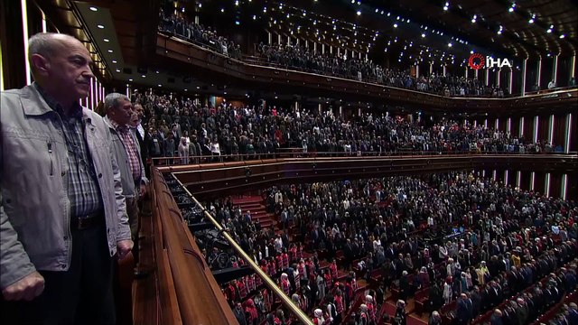 Cumhurbaşkanı Erdoğan:'Türk milleti darbelere, cuntalara ve vesayet güçlerinin oyunlarına rağmen iradesine sahip çıkmıştır. Bugün tek parti döneminin zulümlerinden biri olan Türkçe ezanın bugün kamuoyu önünde savunulması o döneme özlemdir'