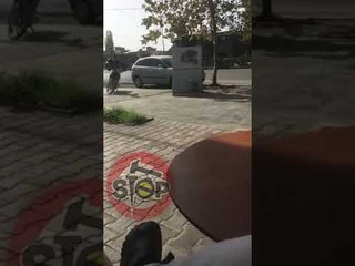 Stop - Në Kamëz mund të parkosh ku të duash dhe askush nuk të sheh!