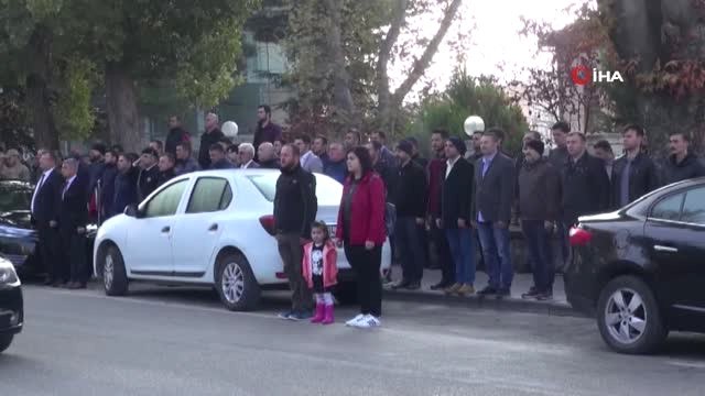 Saat 9'u 5 Geçe Zaman Durdu...ölümünün 80. Yılında Atatürk Törenlerle Anıldı