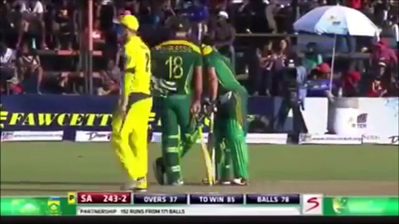 TOP 10 UNBELIEVABLE SHOTS IN CRICKET HISTORY