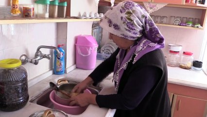 Çalınır korkusuyla üzerine aldığı altınları dışarıda unuttu - İZMİR