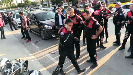 Motosikletli polis ekibi kaza yaptı: 2 yaralı - ADANA