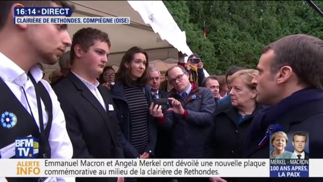 Macron à la rencontre de jeunes : Notre Europe depuis 73 ans est en paix. Il n'y a pas de précédent (...) Le message est de ne rien céder aux passions tristes, aux tentations de la division et de tout faire pour continuer à œuvrer ensemble