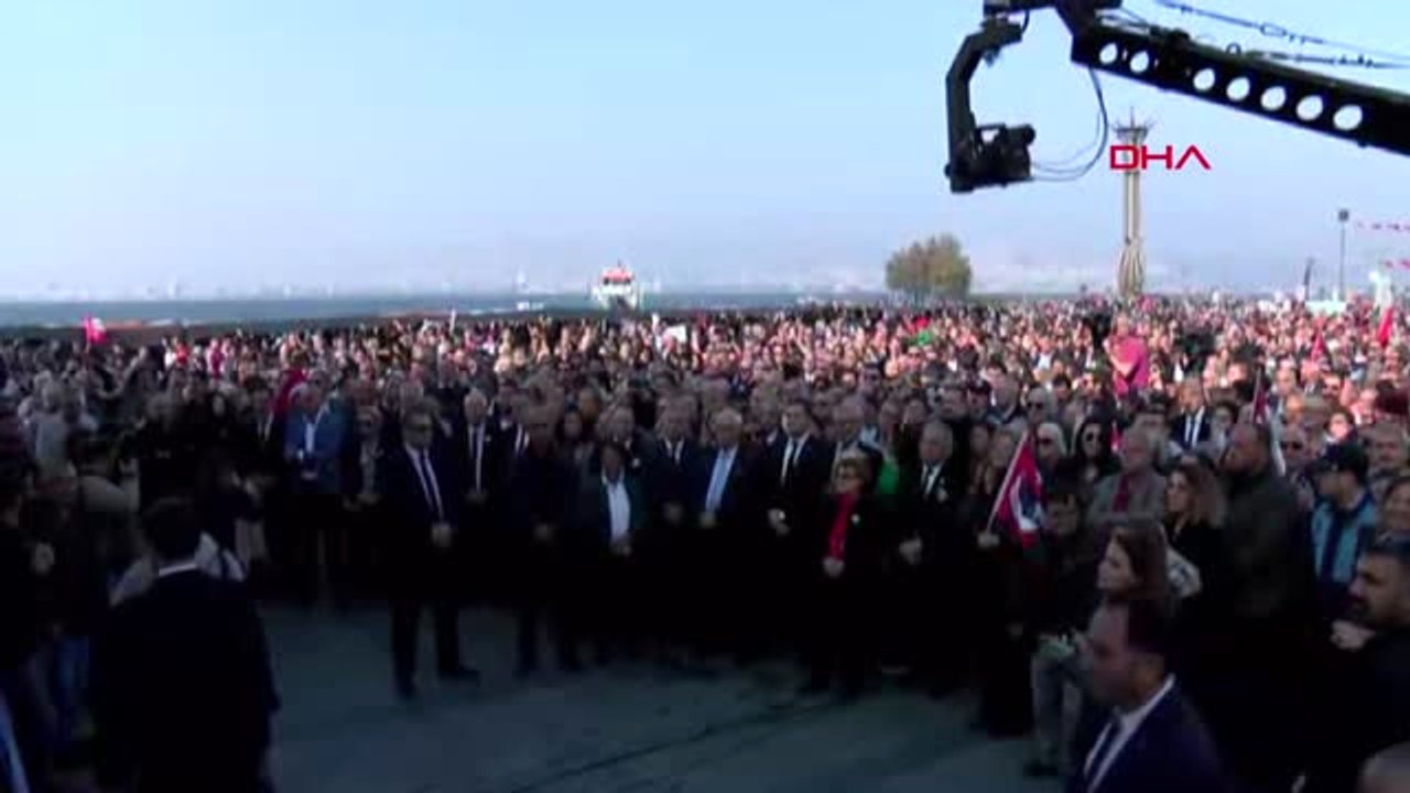 İzmir 350 Metrelik Posterle Ata'ya Saygı Yürüyüşü