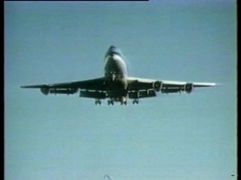 BLACK & WHITE MYRON __ '''ΑΕΡΟΠΟΡΙΚΕΣ ΤΡΑΓΩΔΙΕΣ''' ΑΦΗΓΗΣΗ: ΑΛΕΚΟΣ ΔΡΑΓΩΝΑΣ