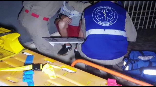 Motorista foge após atropelar ciclista adolescente