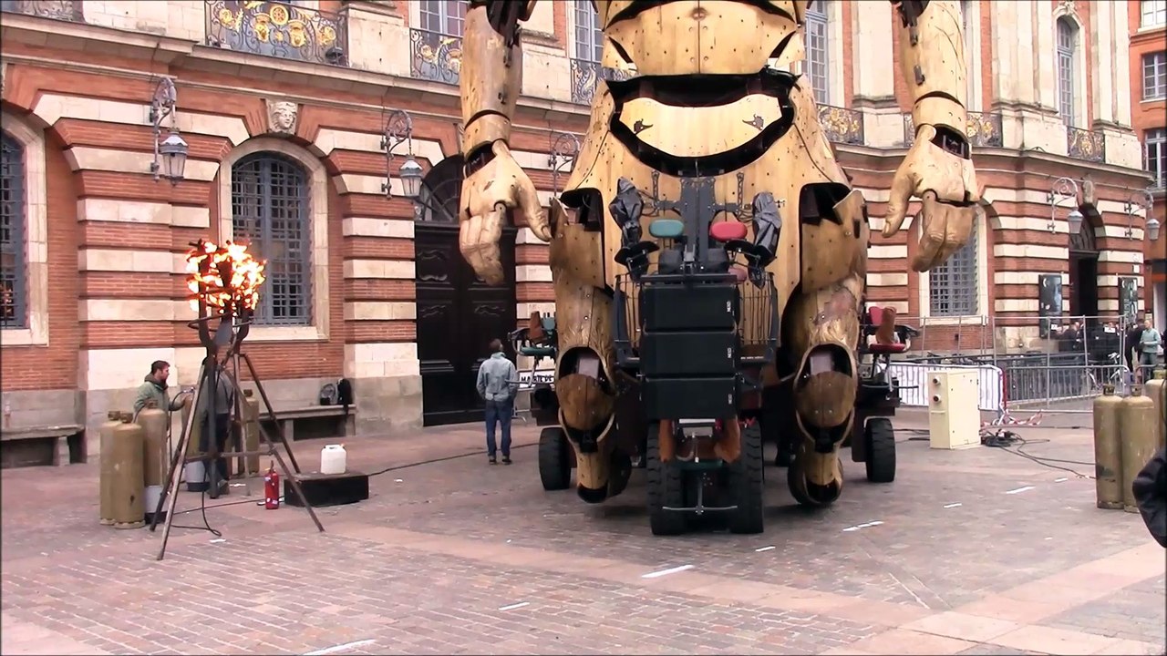 Le Gardien du Temple :  Astérion le Minotaure ouvre les yeux et fait ses premiers pas