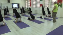 Öğrenciler sınav stresini 'yoga' ile yenecek - NİĞDE